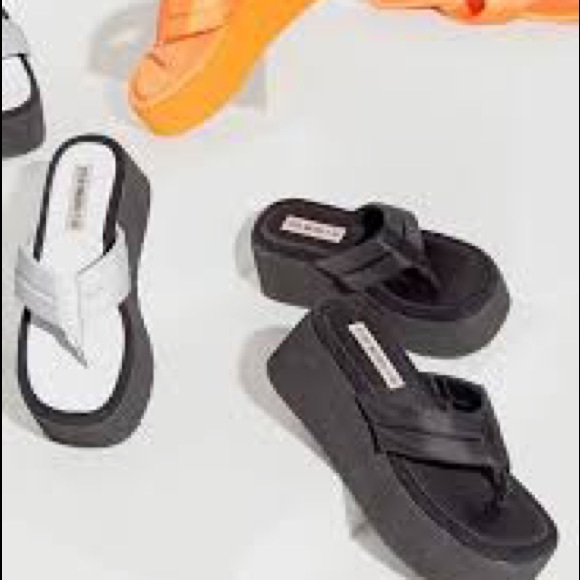 NWT Steve Madden X UO Platform Sandal - Picture 4 of 4